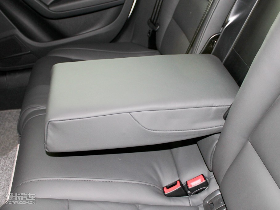 2011WA4L 2.0TFSI CVT˜ʰ