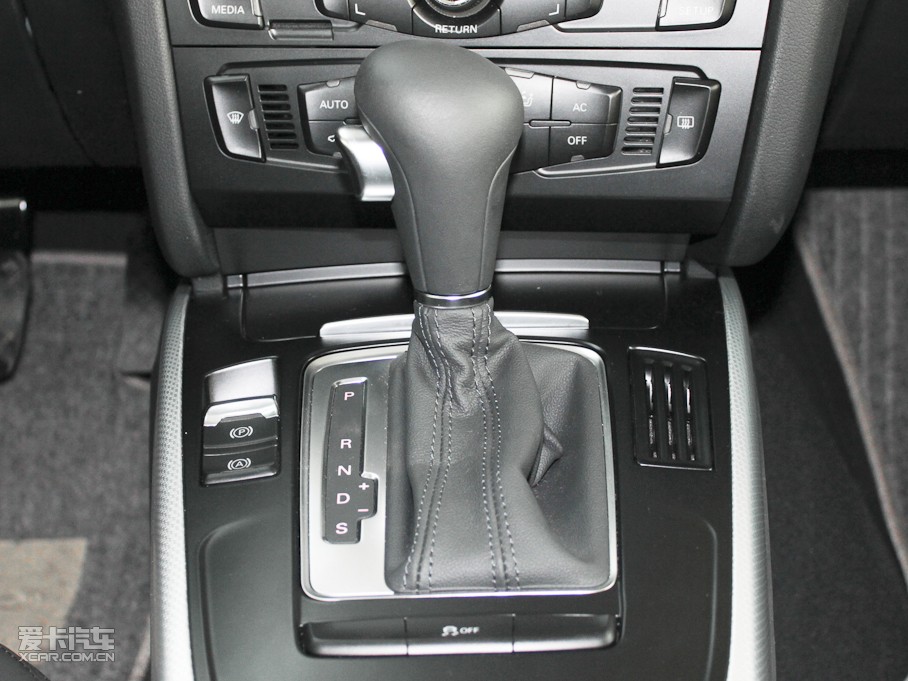 2011WA4L 2.0TFSI CVT˜ʰ
