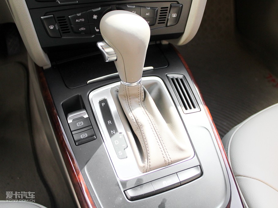 2011?yun)WA4L 2.0TFSI CVTm