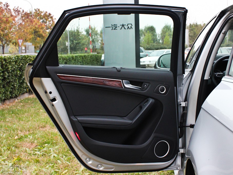 2011?yun)WA4L 2.0TFSI CVTA