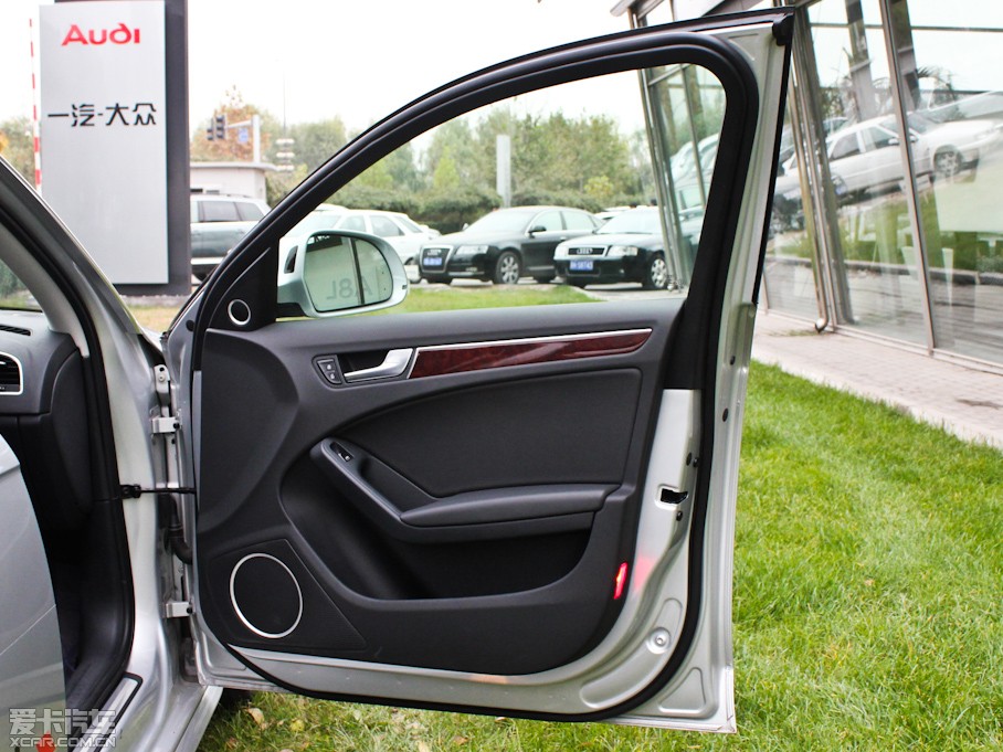 2011?yun)WA4L 2.0TFSI CVTA