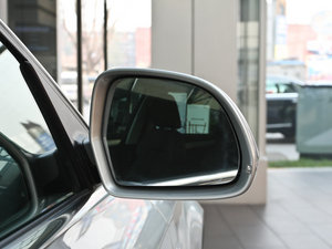 20112.0TFSI CVT\Ӱ ^