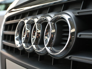 20112.0TFSI CVT\Ӱ ^