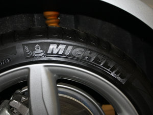 20112.0TFSI CVT\Ӱ ^