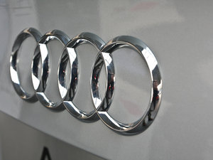 20112.0TFSI CVT\Ӱ ^