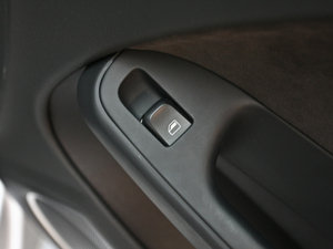 20112.0TFSI CVT\Ӱ g