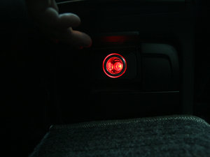 20112.0TFSI CVT\Ӱ g