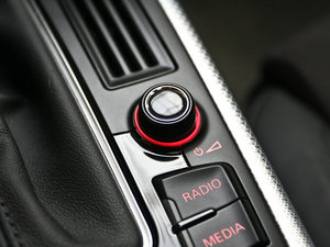 20112.0TFSI CVT\Ӱ п؅^