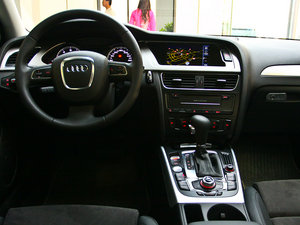 2011款2.0TFSI CVT运动版 中控区