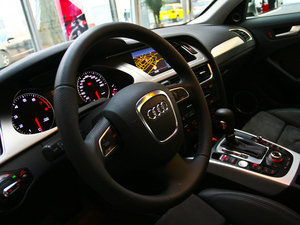 2011款2.0TFSI CVT运动版 中控区