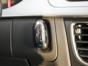 2011款2.0TFSI CVT标准版 中控区