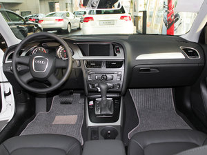 2011款2.0TFSI CVT标准版 内饰全景