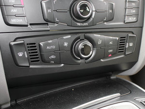 2011款1.8TFSI CVT舒适版 中控区