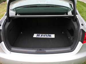2011款2.0TFSI CVT豪华版 行李厢空间