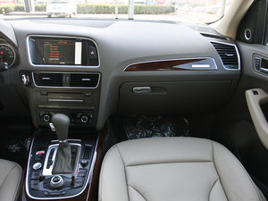 2011款2.0T 舒适版 中控区