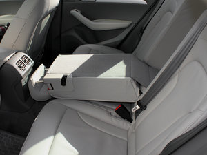 2011款2.0T 技术版 空间座椅