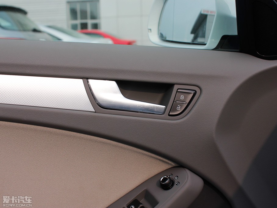 2012WA4L 2.0TFSI CVT˜ʰ