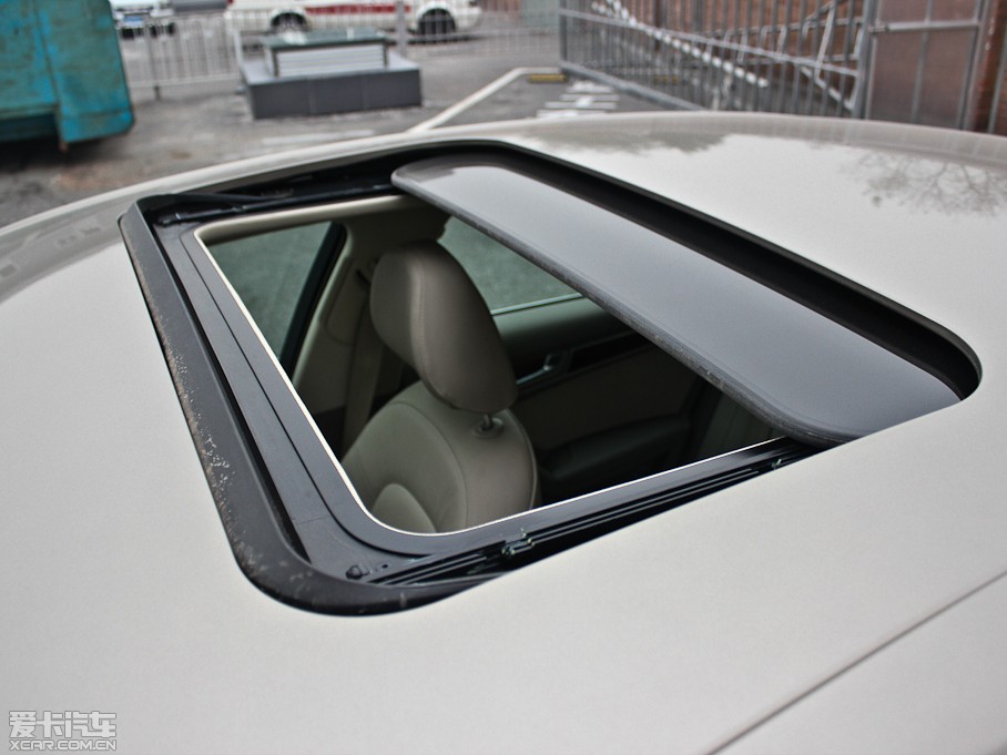 2012?yun)WA4L 2.0TFSI CVTm