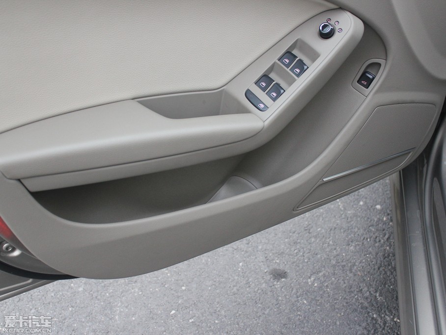 2012WA4L 2.0TFSI CVTm