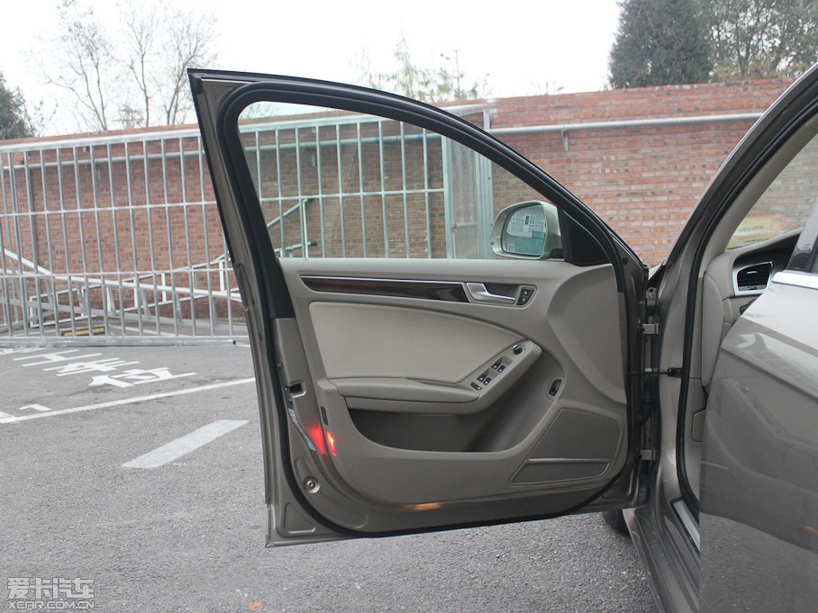 2012WA4L 2.0TFSI CVTm