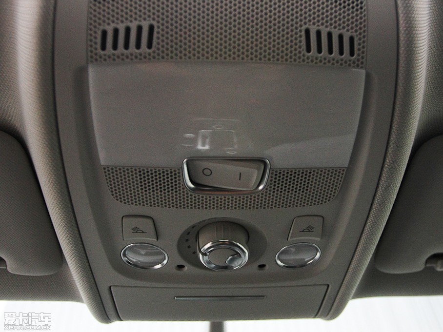 2012?yun)WA4L 2.0TFSI CVTA