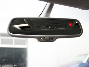 2012款2.0TFSI CVT豪华版 车内后视镜