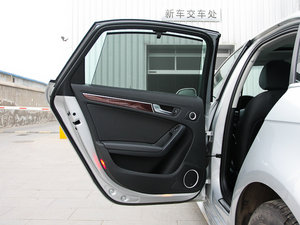 2012款2.0TFSI CVT豪华版 左后车门