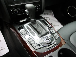 2012款2.0TFSI CVT豪华版 换挡杆