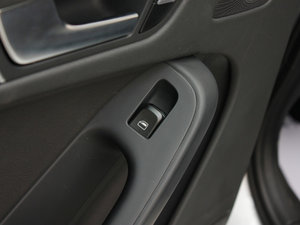 20122.0TFSI CVTg(sh) g