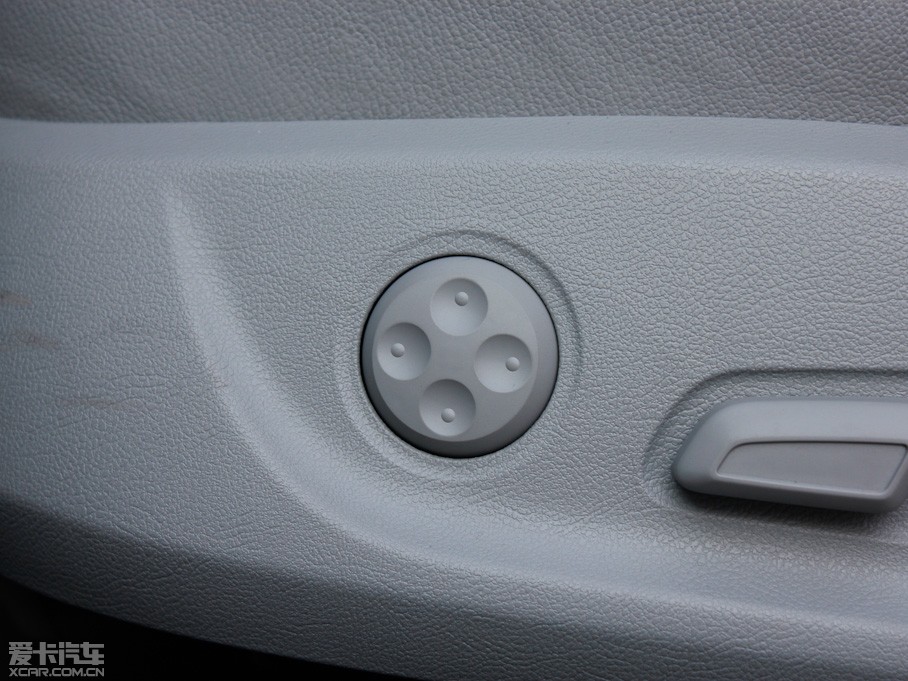 2012?yun)WA6L 30 FSI CVT(q)A