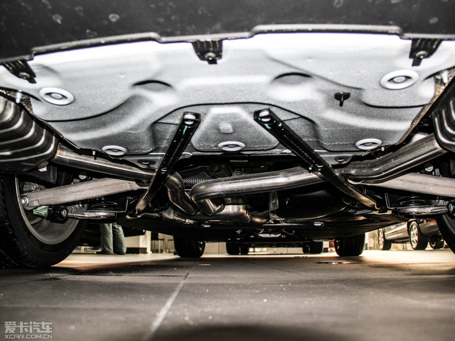 2012��W��A6L 30 FSI CVT������m��