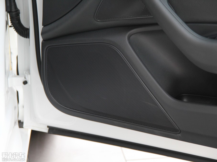 2012WA6L 30 FSI CVTm