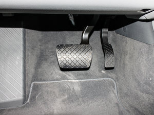 20122.0TFSI CVT(q)m g