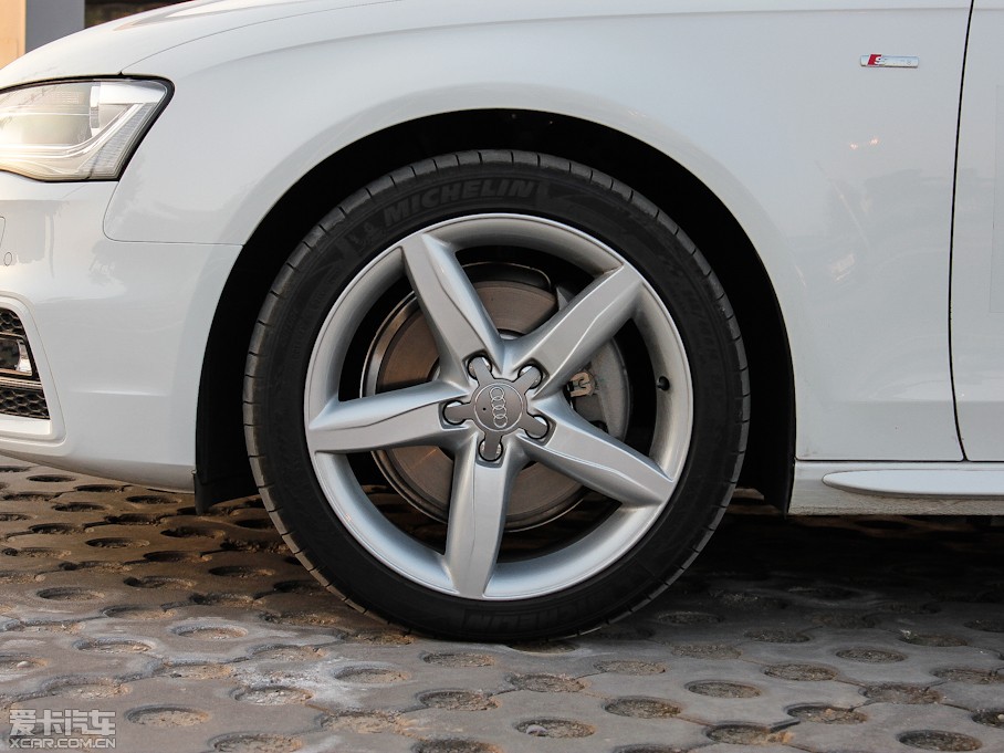 2013WA4L 40 TFSI quattro Ԅ\Ӱ