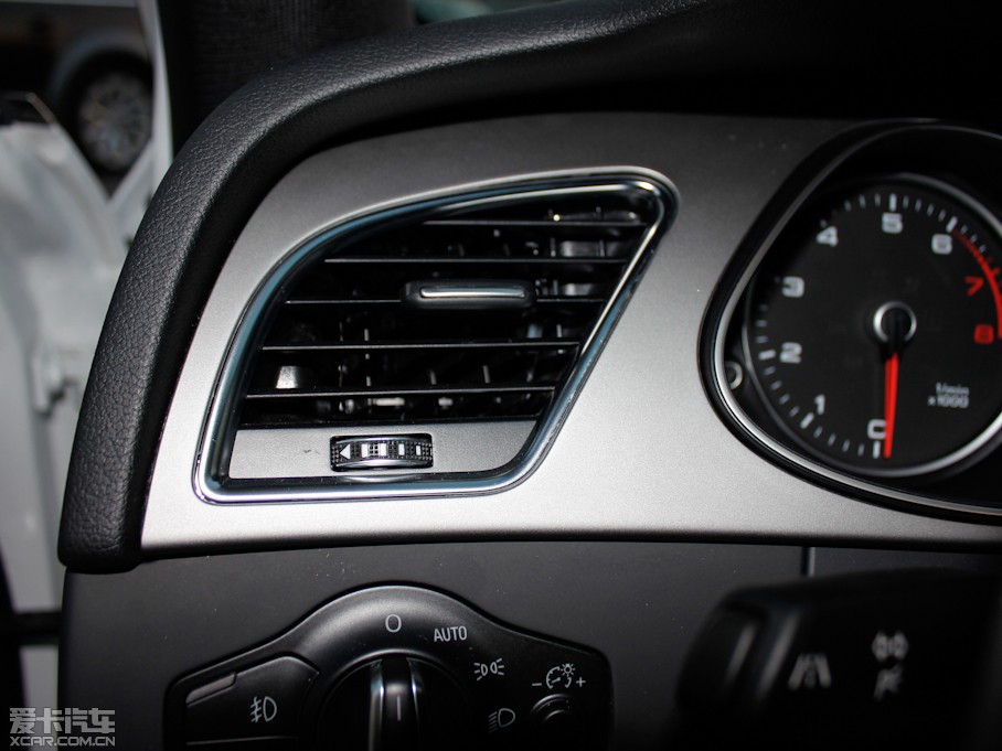 2013WA4L 40 TFSI quattro Ԅ\Ӱ