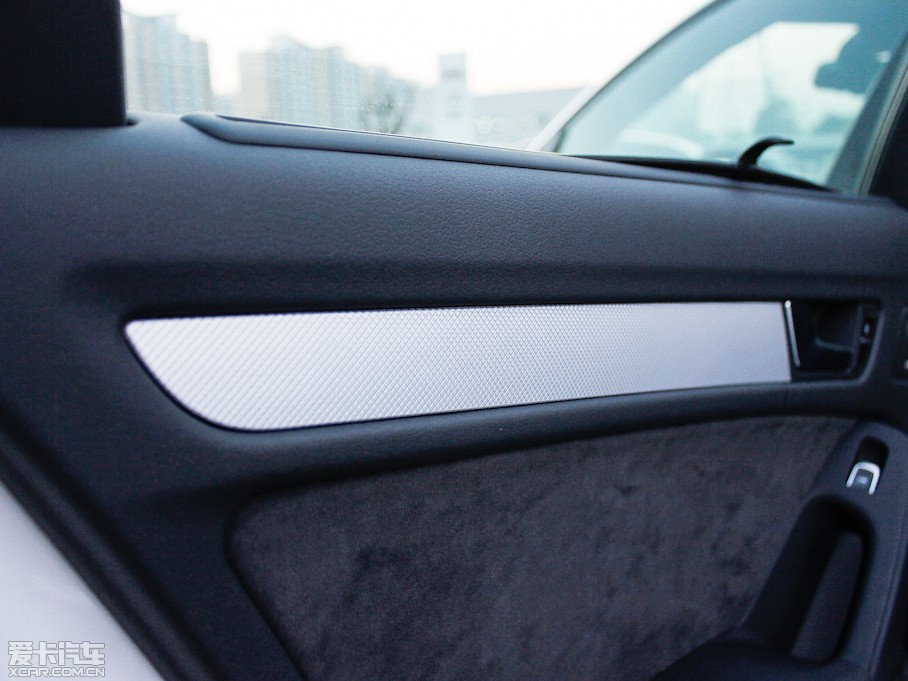 2013WA4L 40 TFSI quattro Ԅ\Ӱ