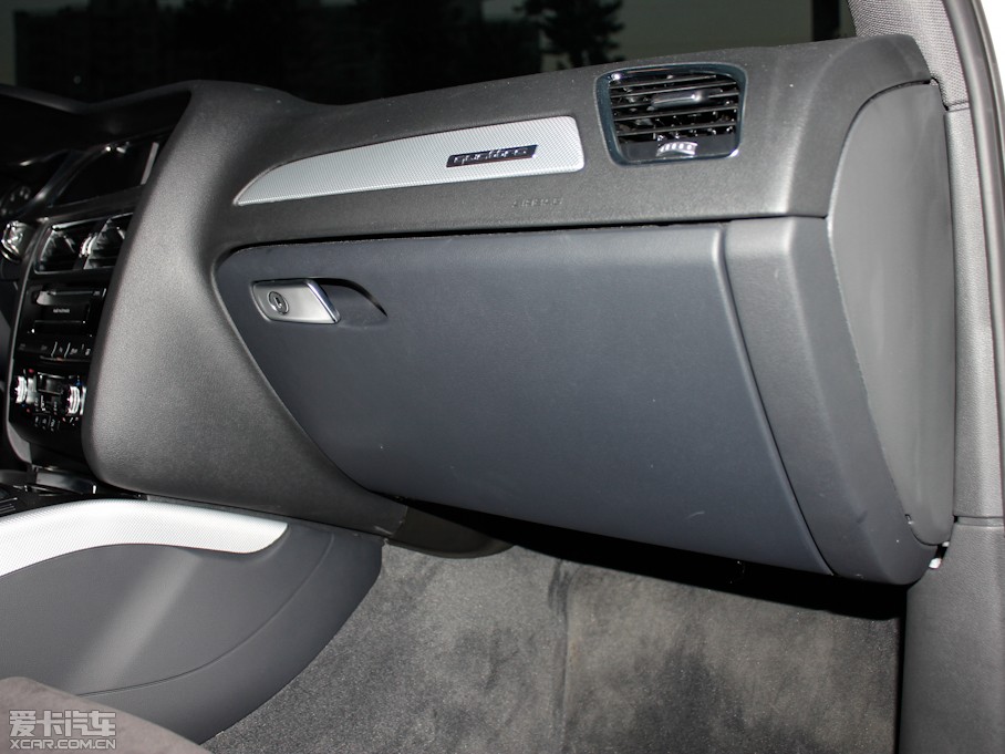 2013?yun)WA4L 40 TFSI quattro Ԅ(dng)\(yn)(dng)