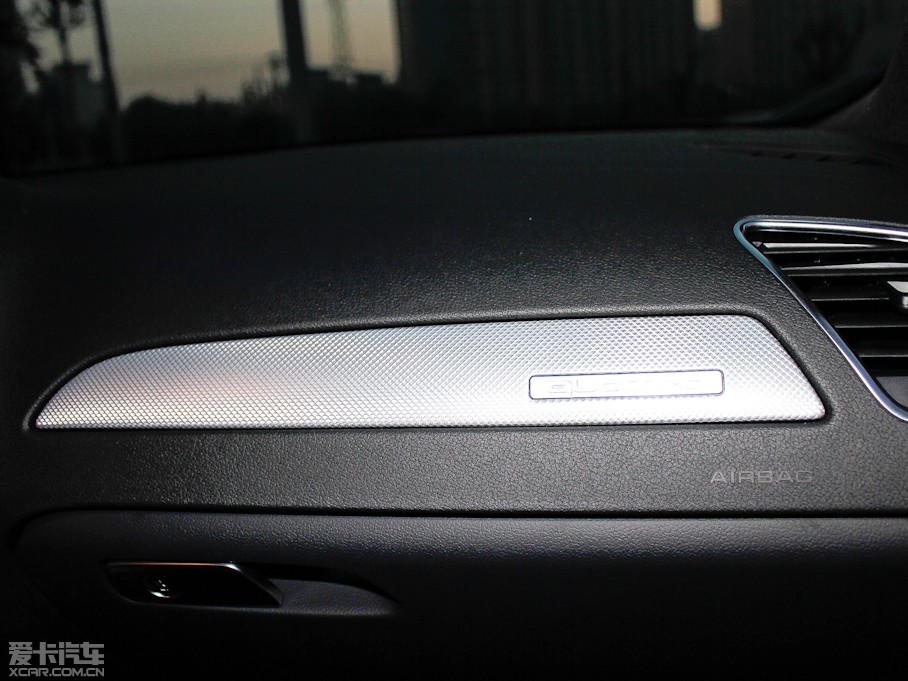 2013?yun)WA4L 40 TFSI quattro Ԅ(dng)\(yn)(dng)