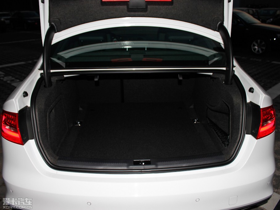 2013WA4L 40 TFSI quattro Ԅ\Ӱ