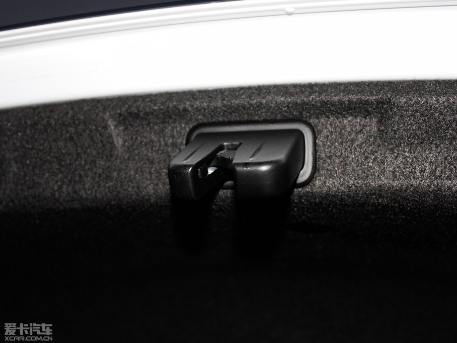 2013?yun)WA4L 40 TFSI quattro Ԅ(dng)\(yn)(dng)