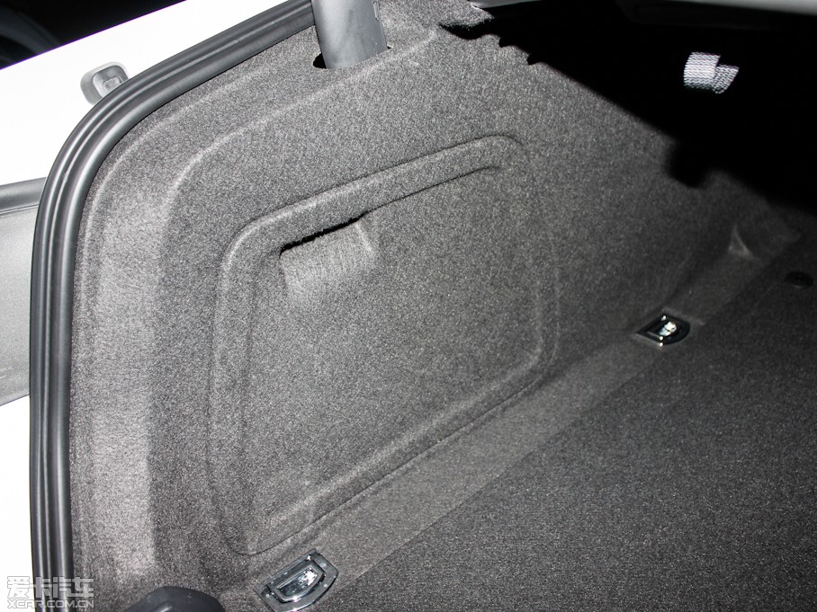 2013WA4L 40 TFSI quattro Ԅ\(yn)Ӱ