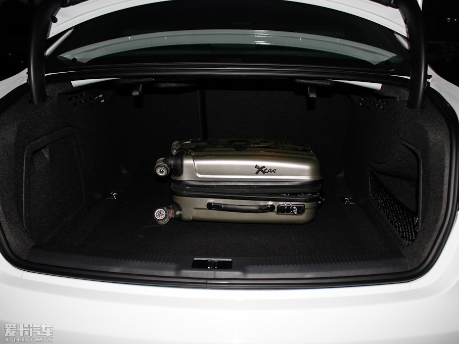 2013WA4L 40 TFSI quattro Ԅ\Ӱ