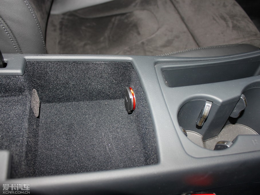 2013?yun)WA4L 40 TFSI quattro Ԅ(dng)\(yn)(dng)