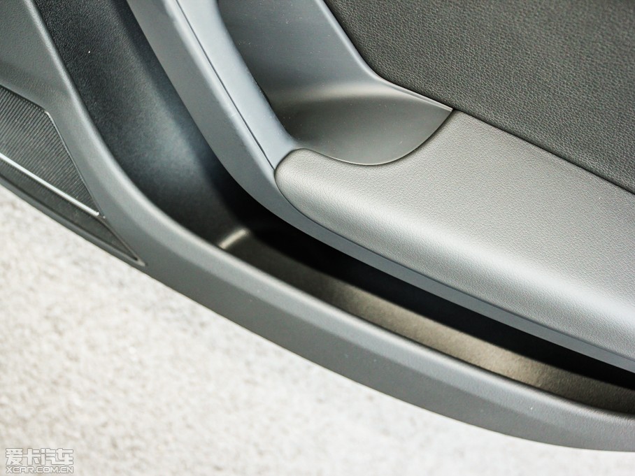 2013WA4L 40 TFSI quattro \Ӱ