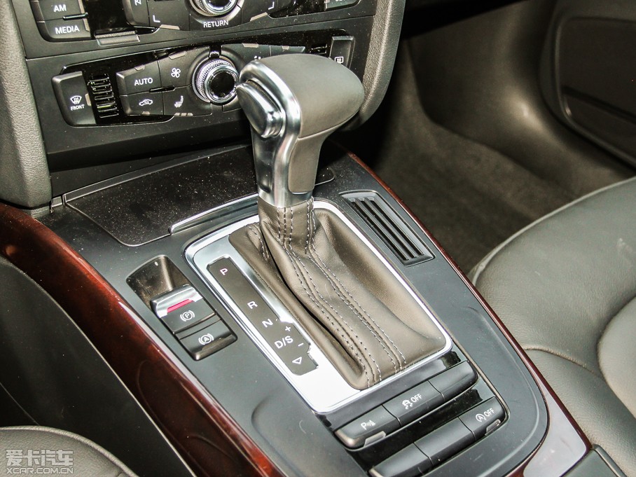 2013WA4L 40 TFSI quattro \Ӱ