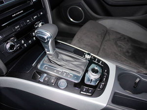 201340 TFSI quattro Ԅ\Ӱ п؅^