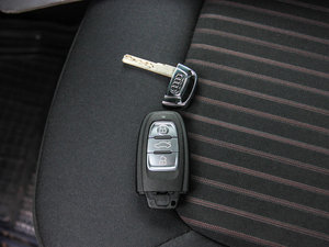 2013款30 TFSI 手动舒适版 车钥匙