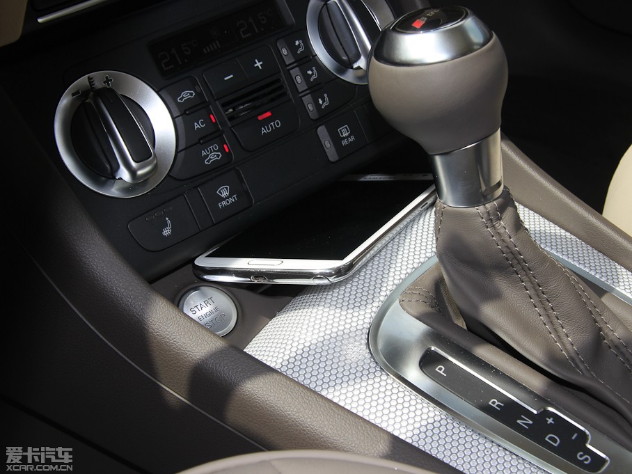 2013?yun)WQ3 40 TFSI quattro A