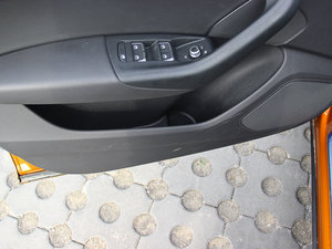 2013款35 TFSI 舒适型 前门储物空间