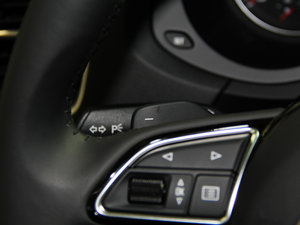 201335 TFSI quattro m п؅^